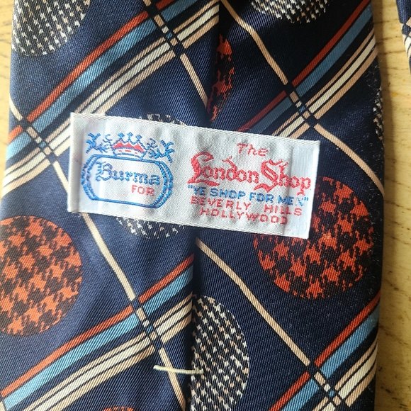 Silk tie - Picture 3 of 3